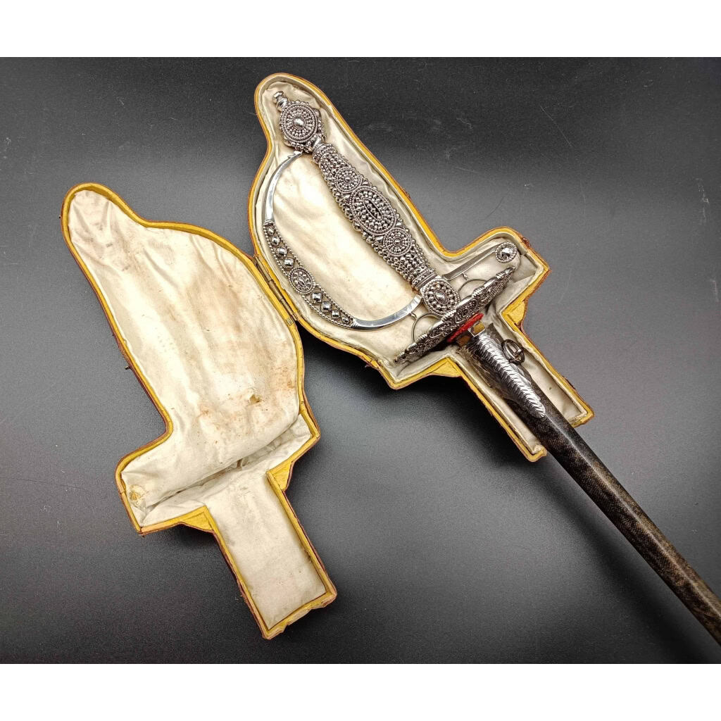 LUXUEUSE EPEE DE COUR, VERS 1780/85 | Biron LUXUEUSE EPEE DE COUR, VERS 1780/85