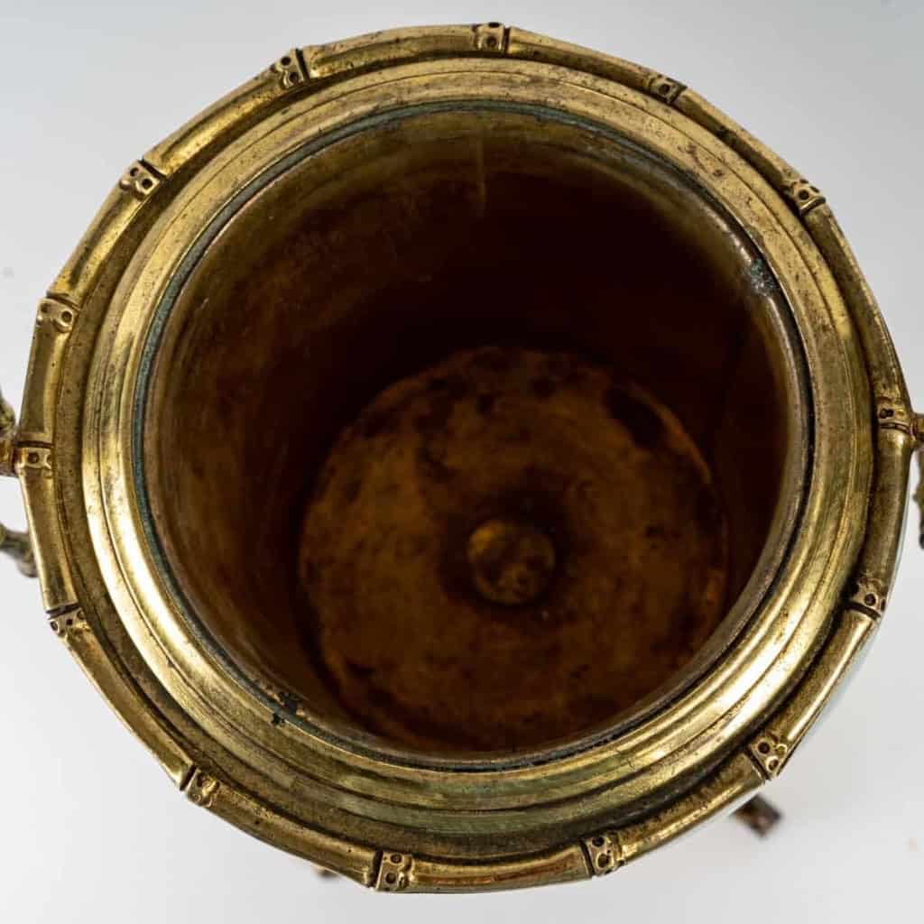 Paire de vases aux échassiers en céladon, pâte sur pâte, XIXème siècle | Biron Paire de vases aux échassiers en céladon, pâte sur pâte, XIXème siècle