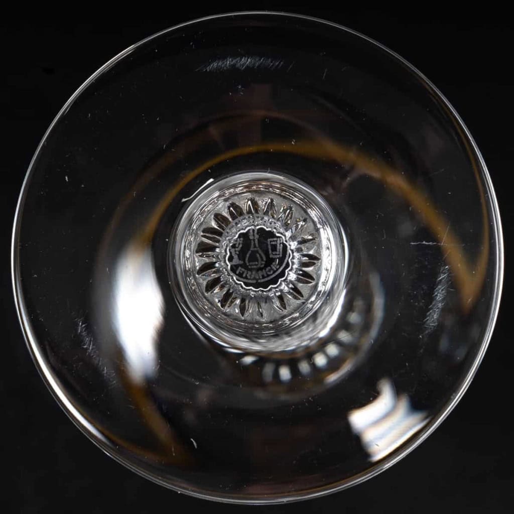 Cristallerie Baccarat Service 48 pièces « ATHENA, filets dorés » | Biron Cristallerie Baccarat Service 48 pièces "ATHENA, filets dorés"