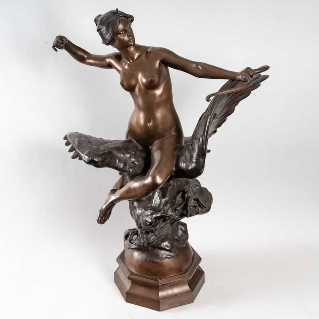 Diane chevauchant un aigle par Georges Marie Valentin BAREAU, Circa 1920 | Biron Diane chevauchant un aigle par Georges Marie Valentin BAREAU, Circa 1920