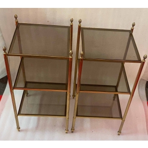 1950/70′ Paire De Bouts De Canapés En Laiton à 3 Niveaux Maison Bagués Plateaux Verre Fumé 33 X 33 XH 66 cm | Biron |||||||||