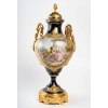 Vase en porcelaine de sèvres fin XIXème siècle | Biron ||||||||||||