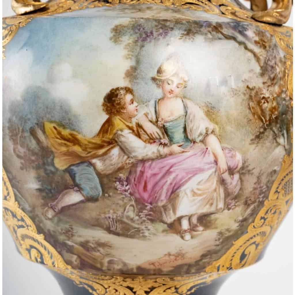 Vase en porcelaine de sèvres fin XIXème siècle | Biron Vase en porcelaine de sèvres fin XIXème siècle