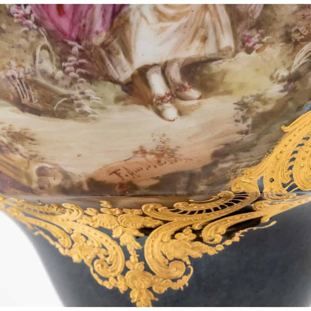 Vase en porcelaine de sèvres fin XIXème siècle | Biron Vase en porcelaine de sèvres fin XIXème siècle