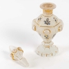 Gobelet et deux flacons en opaline blanc, émaillé d’époque XIXème siècle | Biron Gobelet et deux flacons en opaline blanc, émaillé d'époque XIXème siècle