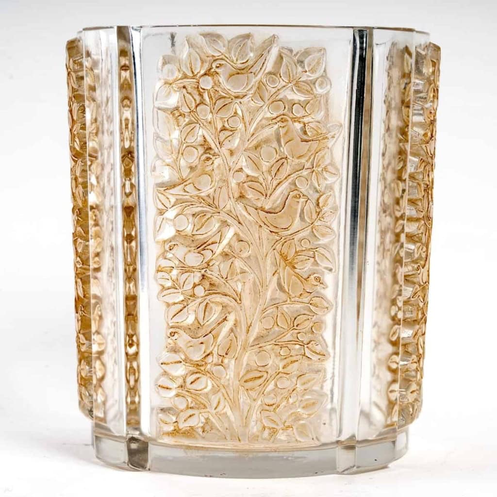 Vase « Quatre Panneaux » verre blanc patiné sépia de René LALIQUE | Biron ||||||||||