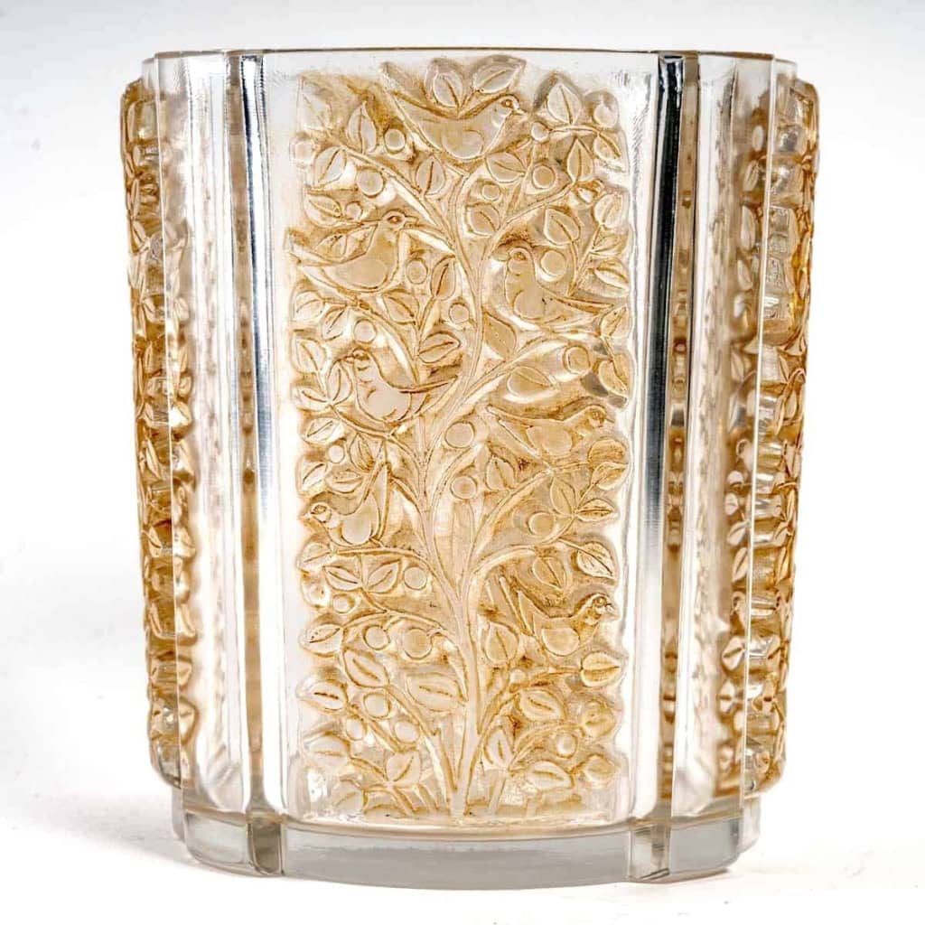Vase « Quatre Panneaux » verre blanc patiné sépia de René LALIQUE | Biron Vase "Quatre Panneaux" verre blanc patiné sépia de René LALIQUE