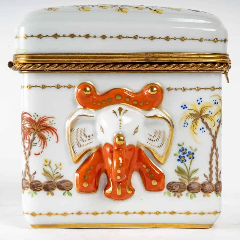 Coffret cubique, Le Tallec, Cirque de Pékin. | Biron Coffret cubique, Le Tallec, Cirque de Pékin.