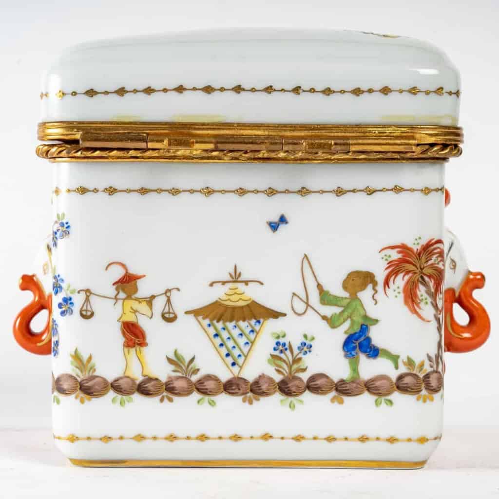 Coffret cubique, Le Tallec, Cirque de Pékin. | Biron Coffret cubique, Le Tallec, Cirque de Pékin.