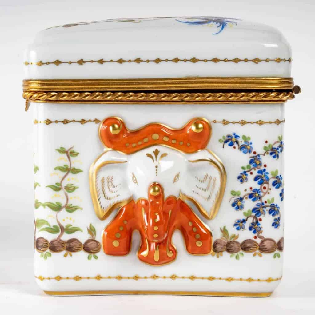 Coffret cubique, Le Tallec, Cirque de Pékin. | Biron Coffret cubique, Le Tallec, Cirque de Pékin.