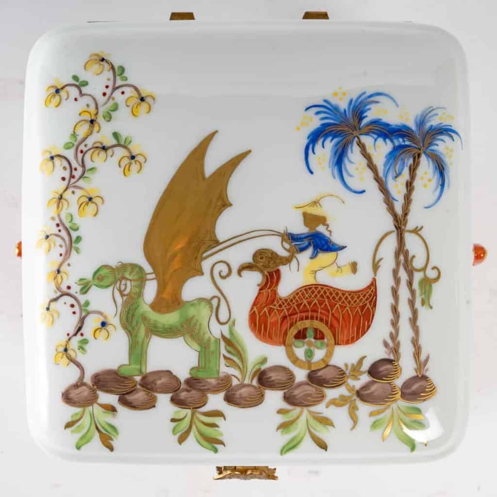 Coffret cubique, Le Tallec, Cirque de Pékin. | Biron Coffret cubique, Le Tallec, Cirque de Pékin.
