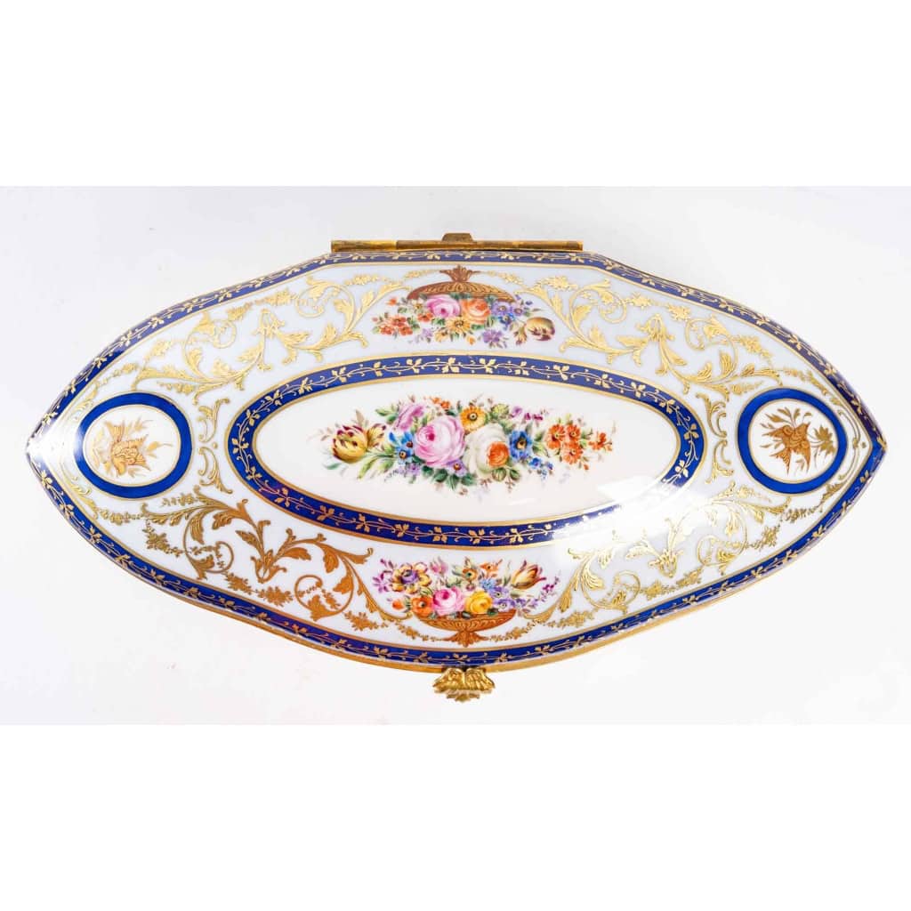 Le Tallec, Coupe verrière ou jardinière aux oiseaux et paipillons polychromes | Biron Le Tallec, Coupe verrière ou jardinière aux oiseaux et paipillons polychromes
