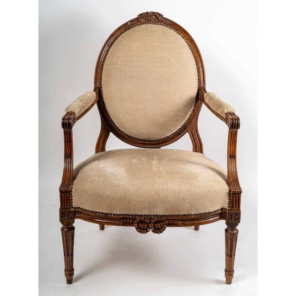 Paire de fauteuils Louis XVI. Fin XVIIIème.