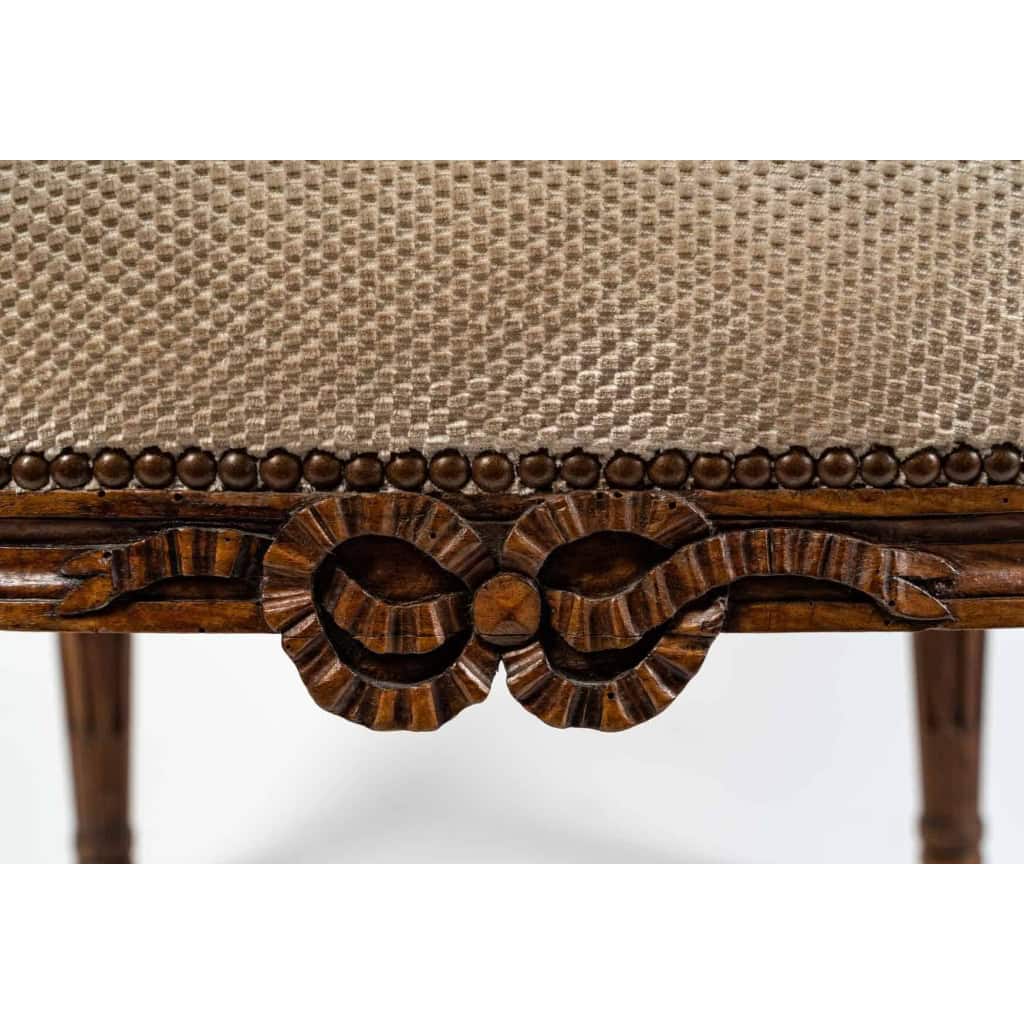 Paire de fauteuils Louis XVI. Fin XVIIIème.