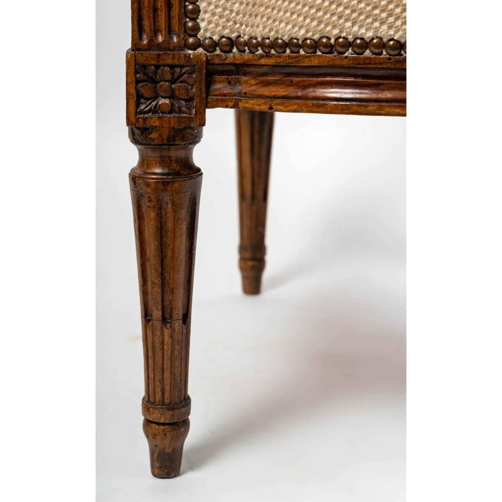 Paire de fauteuils Louis XVI. Fin XVIIIème.
