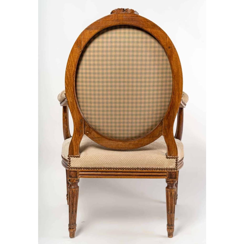 Paire de fauteuils Louis XVI. Fin XVIIIème.