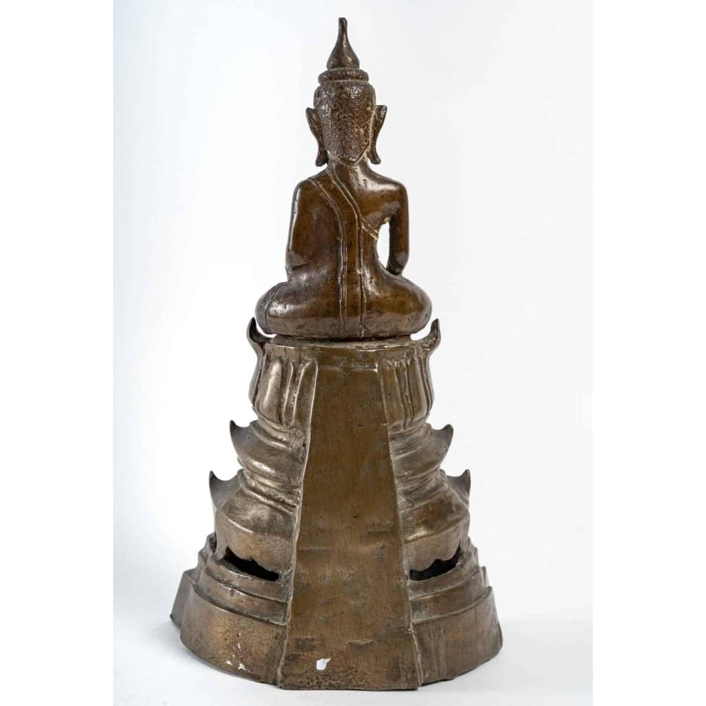 Bouddha en bronze, assis en position de la prise de la terre à témoin ou vainqueur de Mâra, Laos 19e siècle | Biron Bouddha en bronze, assis en position de la prise de la terre à témoin ou vainqueur de Mâra, Laos 19e siècle