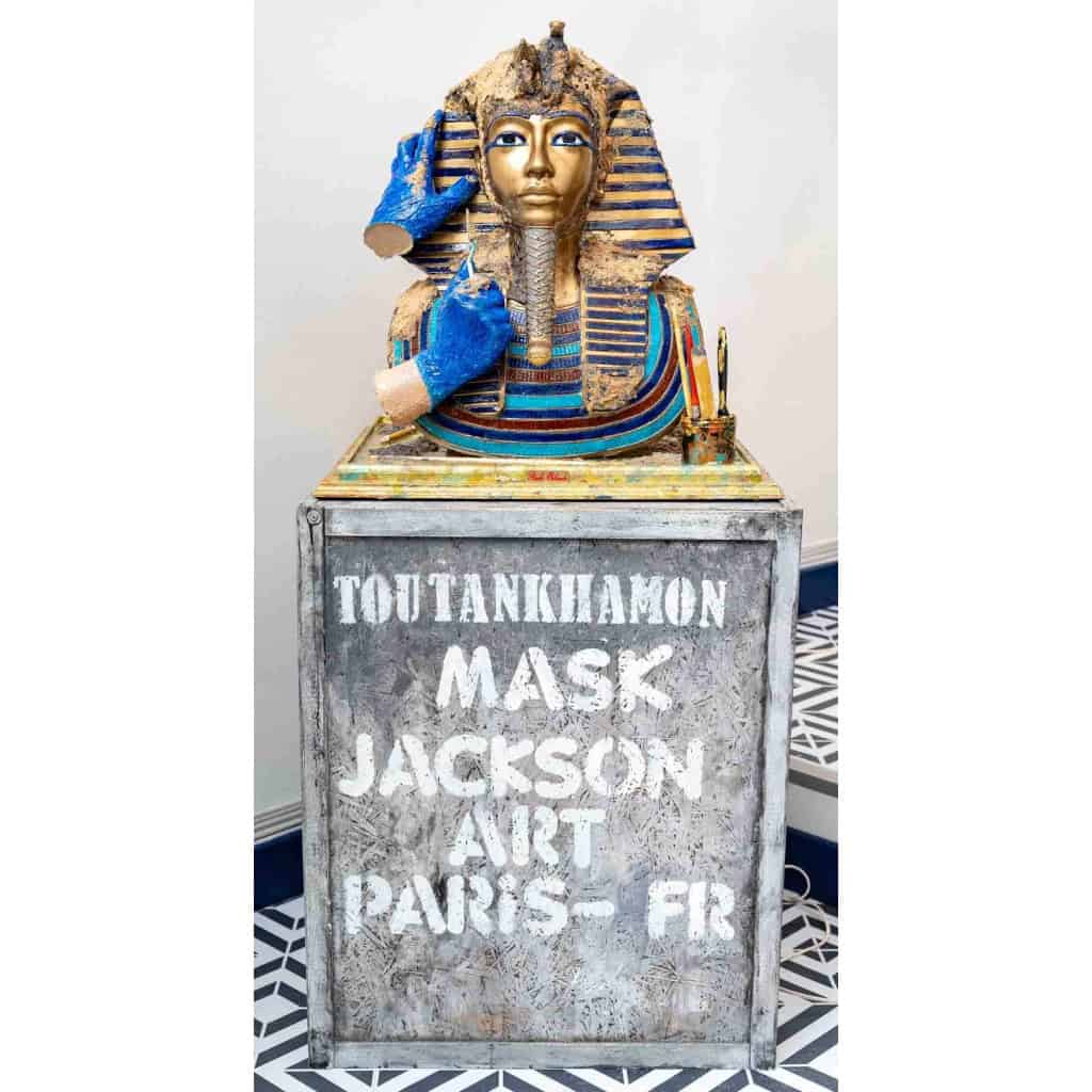 Paire de masques « Toutank Ha Mon » fait par la main en résine de l’artiste Paolo Orlando | Biron Paire de masques "Toutank Ha Mon" fait par la main en résine de l'artiste Paolo Orlando