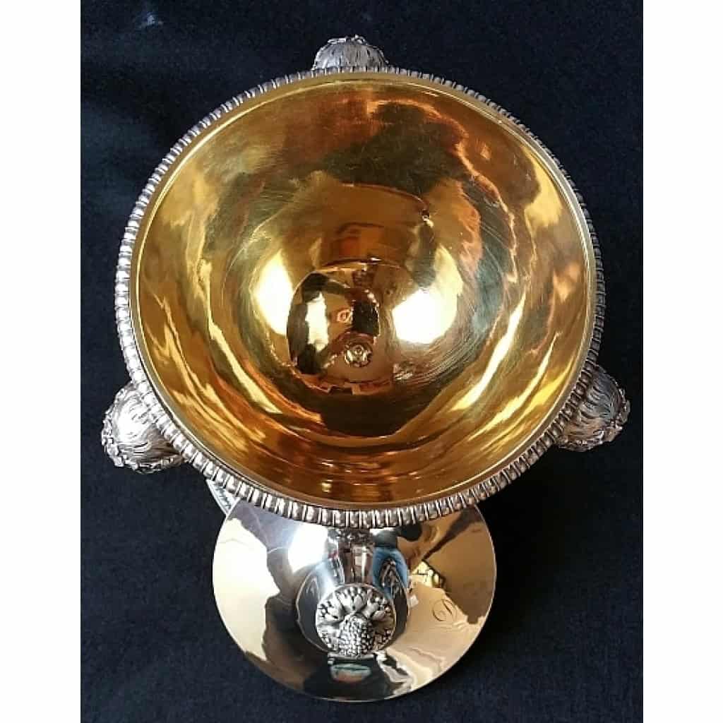 BONBONNIÈRE EN ARGENT DE FORME ATHÉNIENNE PAR JEAN-BAPTISTE-CLAUDE ODIOT | Biron BONBONNIÈRE EN ARGENT DE FORME ATHÉNIENNE PAR JEAN-BAPTISTE-CLAUDE ODIOT