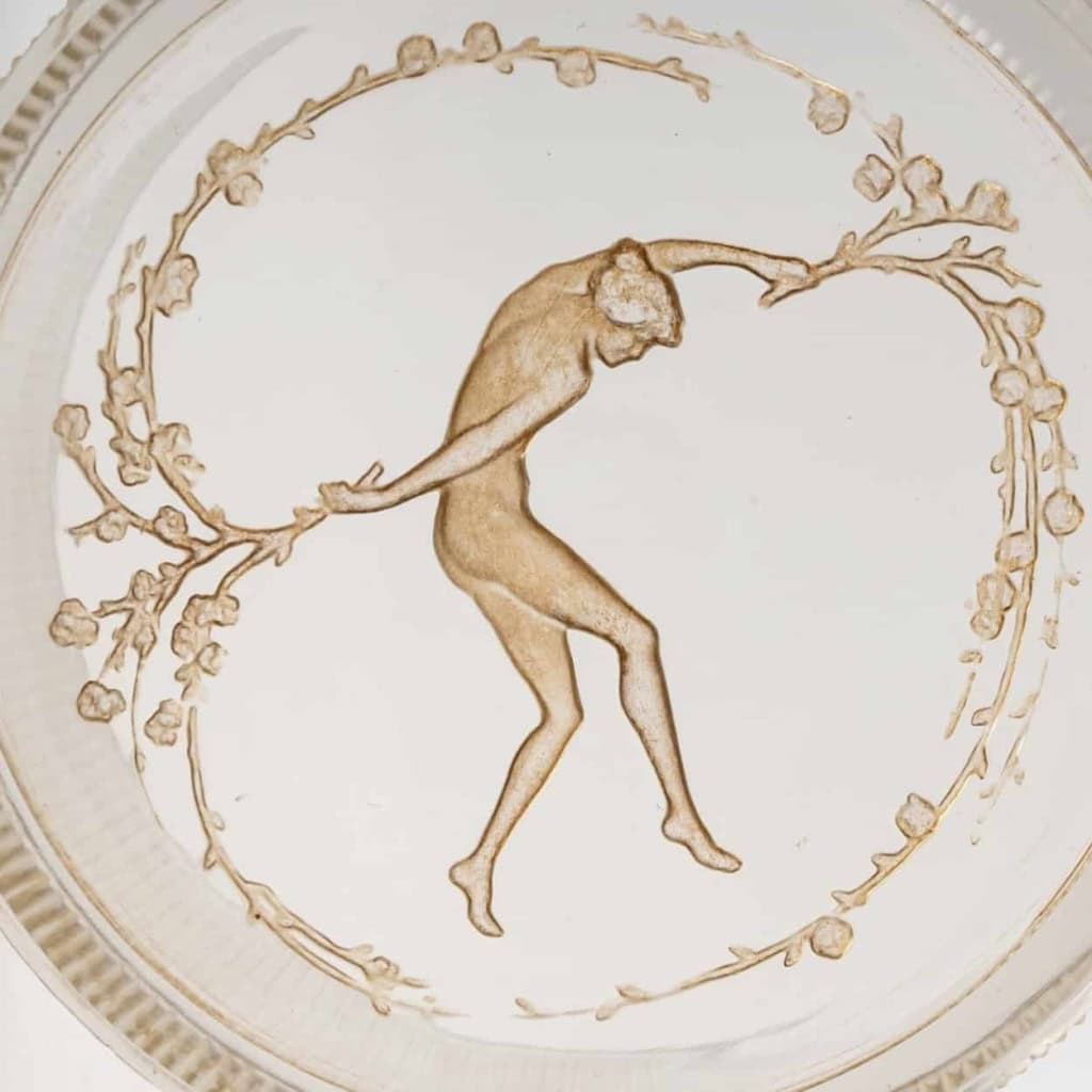 Boîte "Une Figurine et Bouquet" verre blanc patiné sépia de René LALIQUE