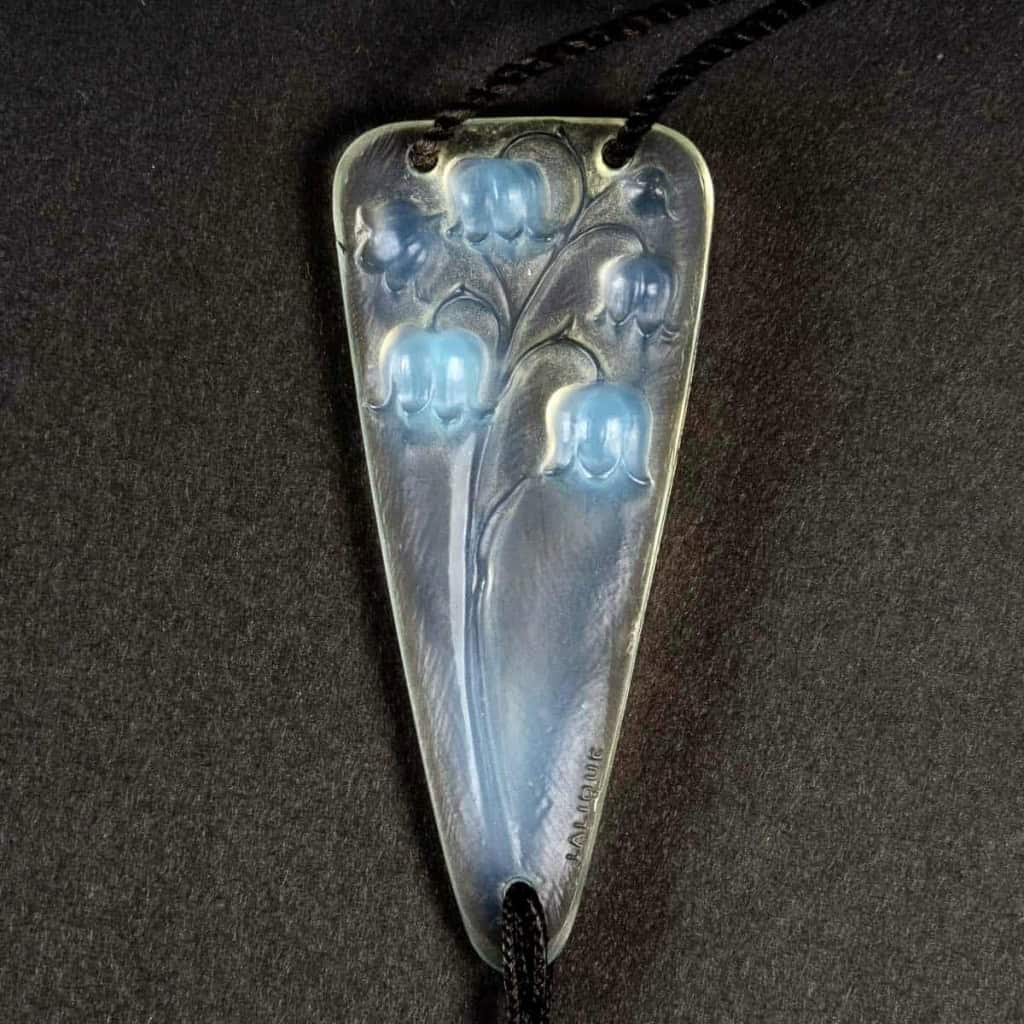Pendentif « Muguet » verre opalescent de René LALIQUE | Biron ||||
