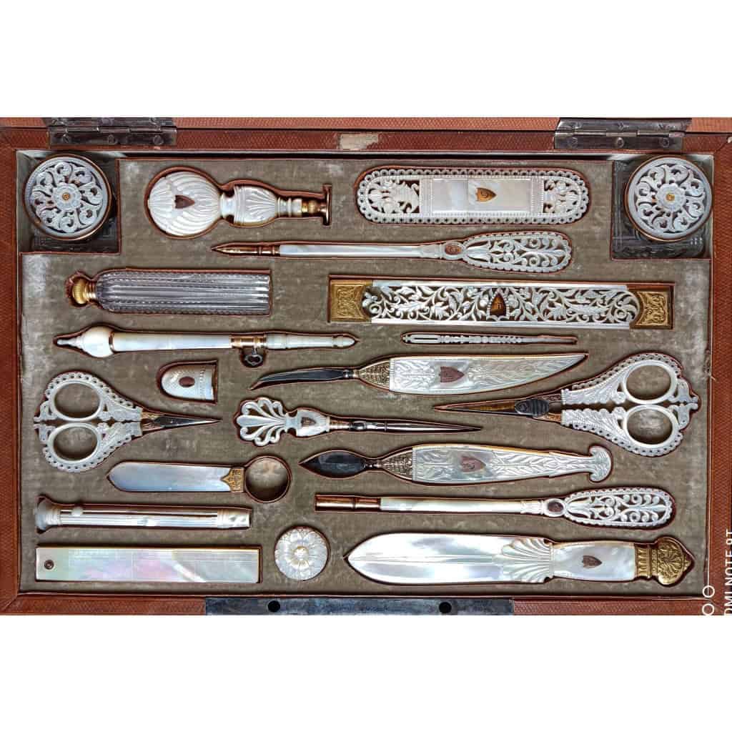 NECESSAIRE DE DAME, CADEAU DE LA DUCHESSE DE BERRY | Biron NECESSAIRE DE DAME, CADEAU DE LA DUCHESSE DE BERRY 