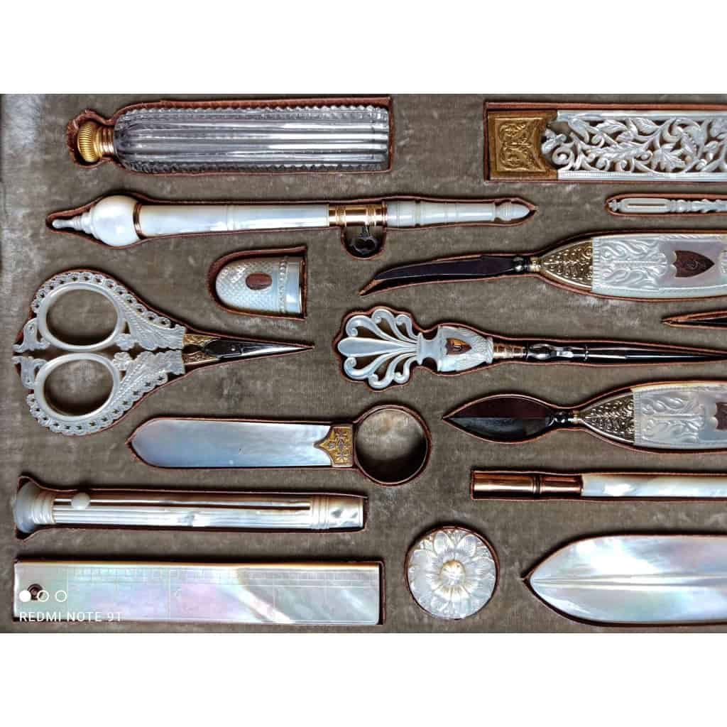 NECESSAIRE DE DAME, CADEAU DE LA DUCHESSE DE BERRY | Biron NECESSAIRE DE DAME, CADEAU DE LA DUCHESSE DE BERRY 