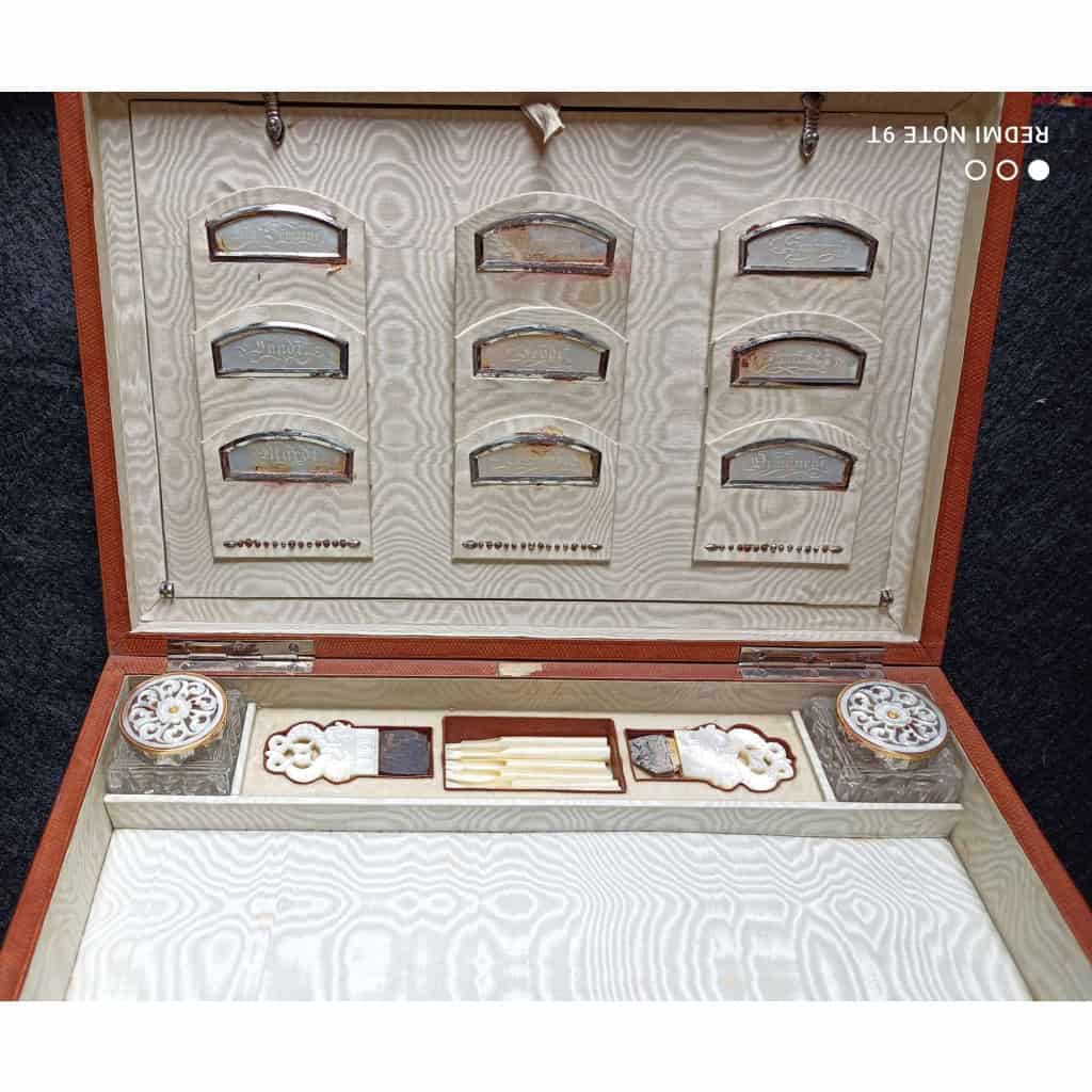 NECESSAIRE DE DAME, CADEAU DE LA DUCHESSE DE BERRY | Biron NECESSAIRE DE DAME, CADEAU DE LA DUCHESSE DE BERRY 