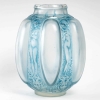 Vase « Six Figurines et Masques » verre blanc patiné bleu de René LALIQUE | Biron |||||
