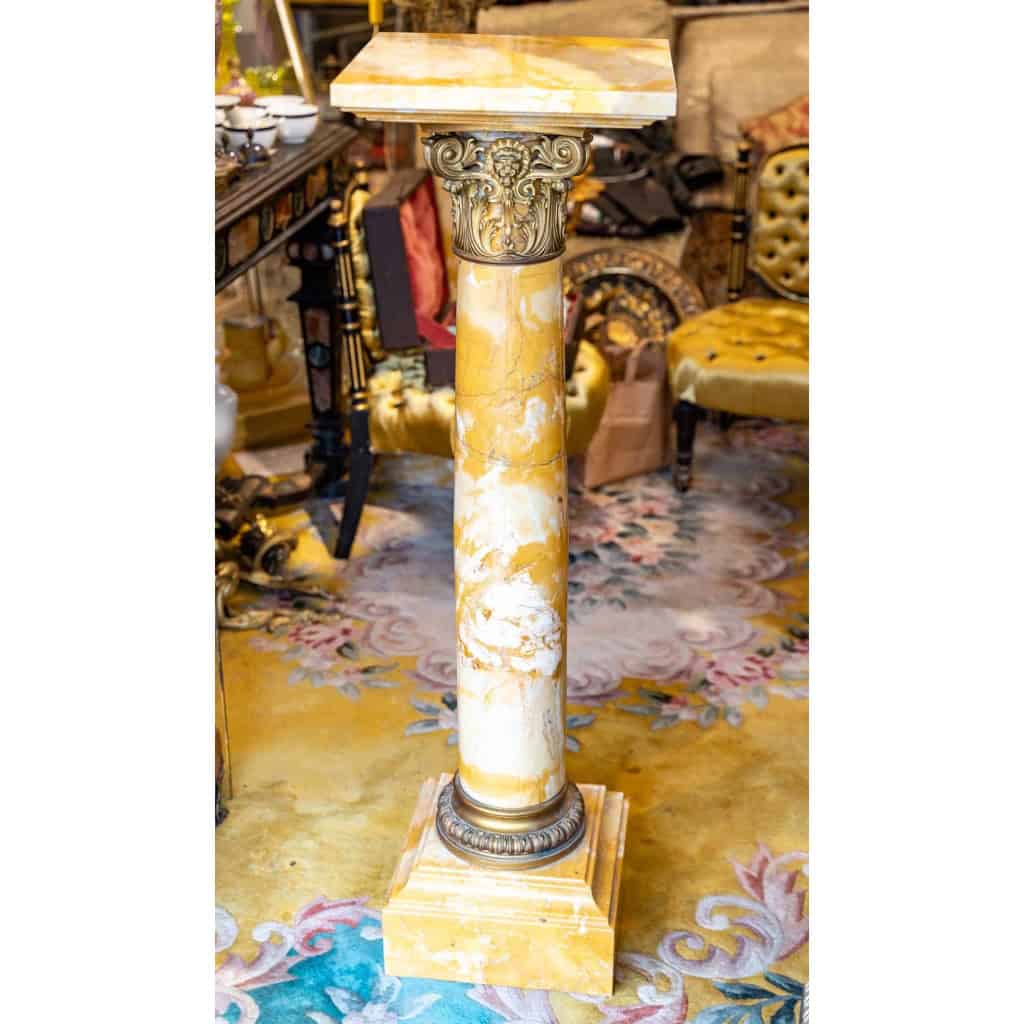 Paire de colonnes en marbre jaune de Sienne