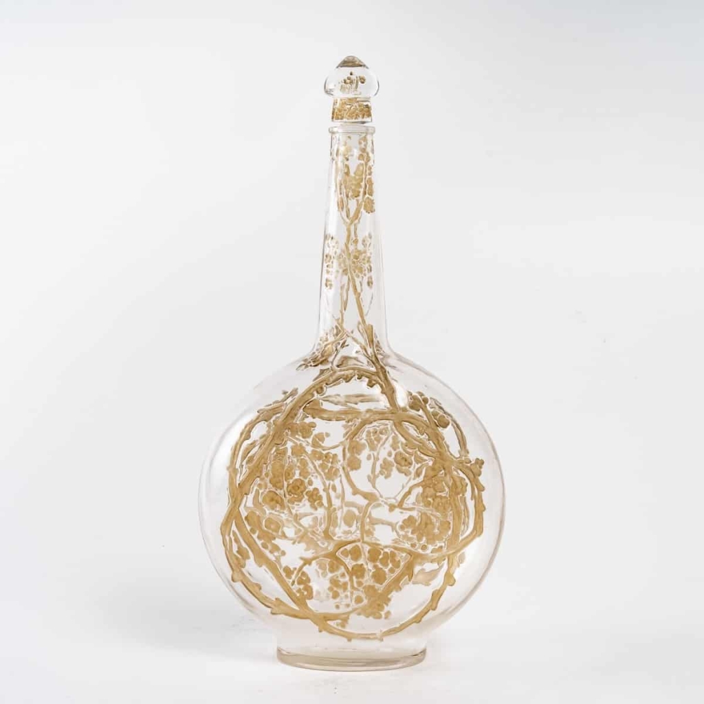 Carafe « Aubépines » verre blanc patiné sépia de René LALIQUE 2