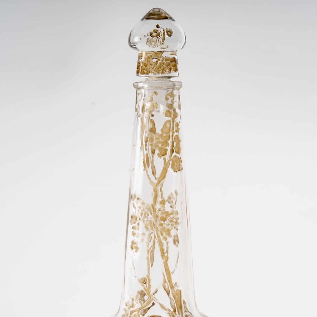 Carafe « Aubépines » verre blanc patiné sépia de René LALIQUE 4