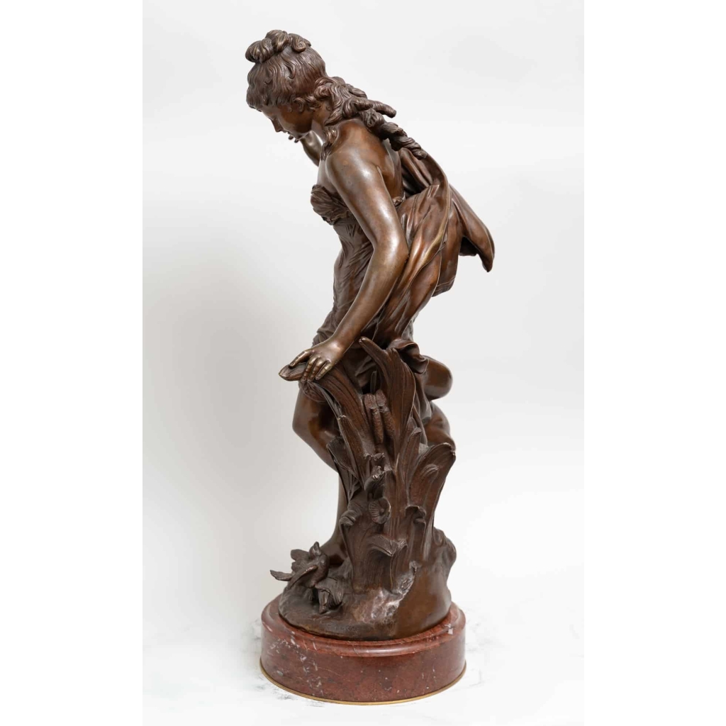 Femme à l'oiseau par Louis Auguste MOREAU, Circa 1890.