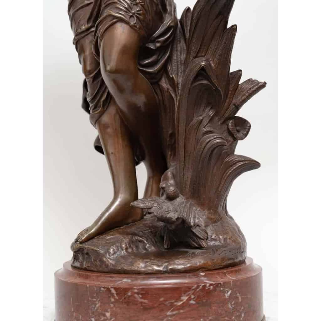 Femme à l'oiseau par Louis Auguste MOREAU, Circa 1890.