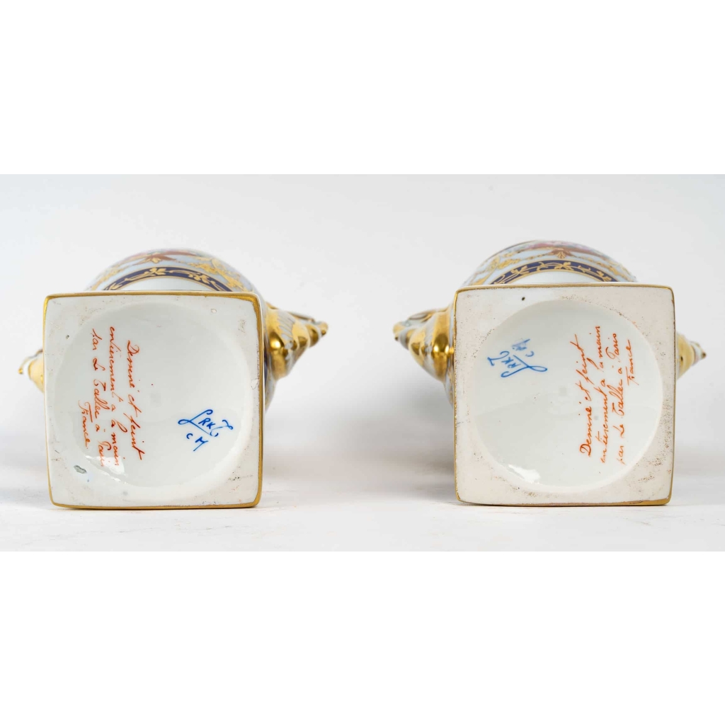 Paire de vases directoires Le Tallec, à motifs Baron Jourdan | Biron Paire de vases directoires Le Tallec, à motifs Baron Jourdan