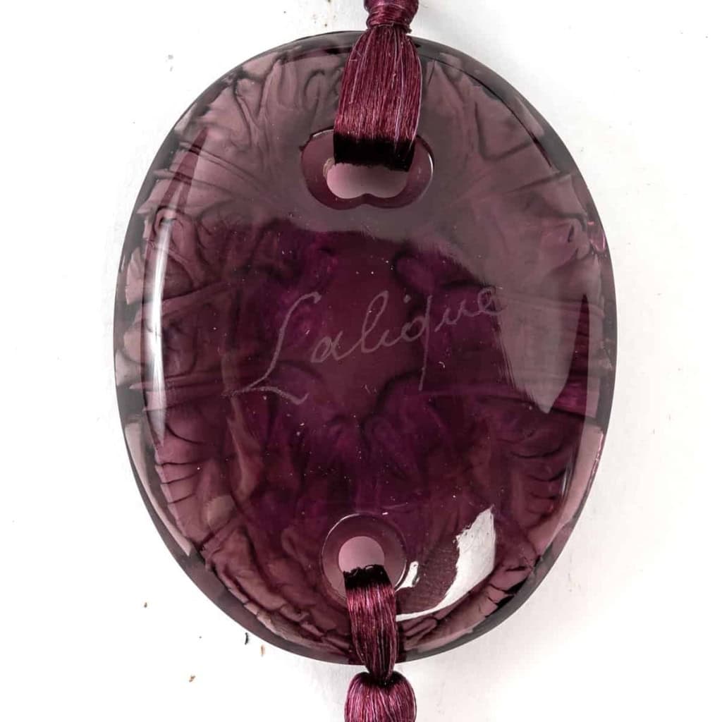 Pendentif « Guêpes » verre violet améthyste de René LALIQUE | Biron Pendentif "Guêpes" verre violet améthyste de René LALIQUE