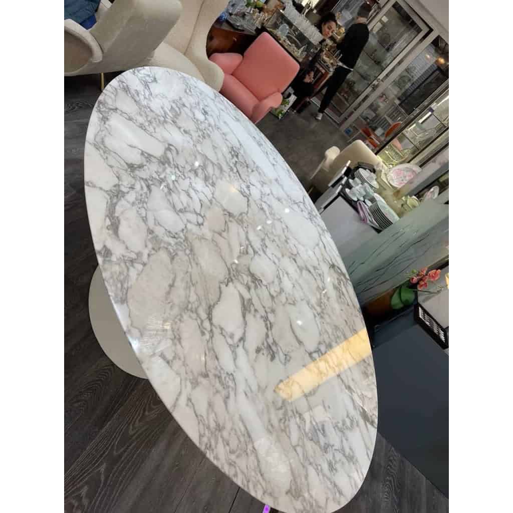 KNOLL & Eero Saarinen Table ovale "TULIP", 198x121cm marbre Calacatta