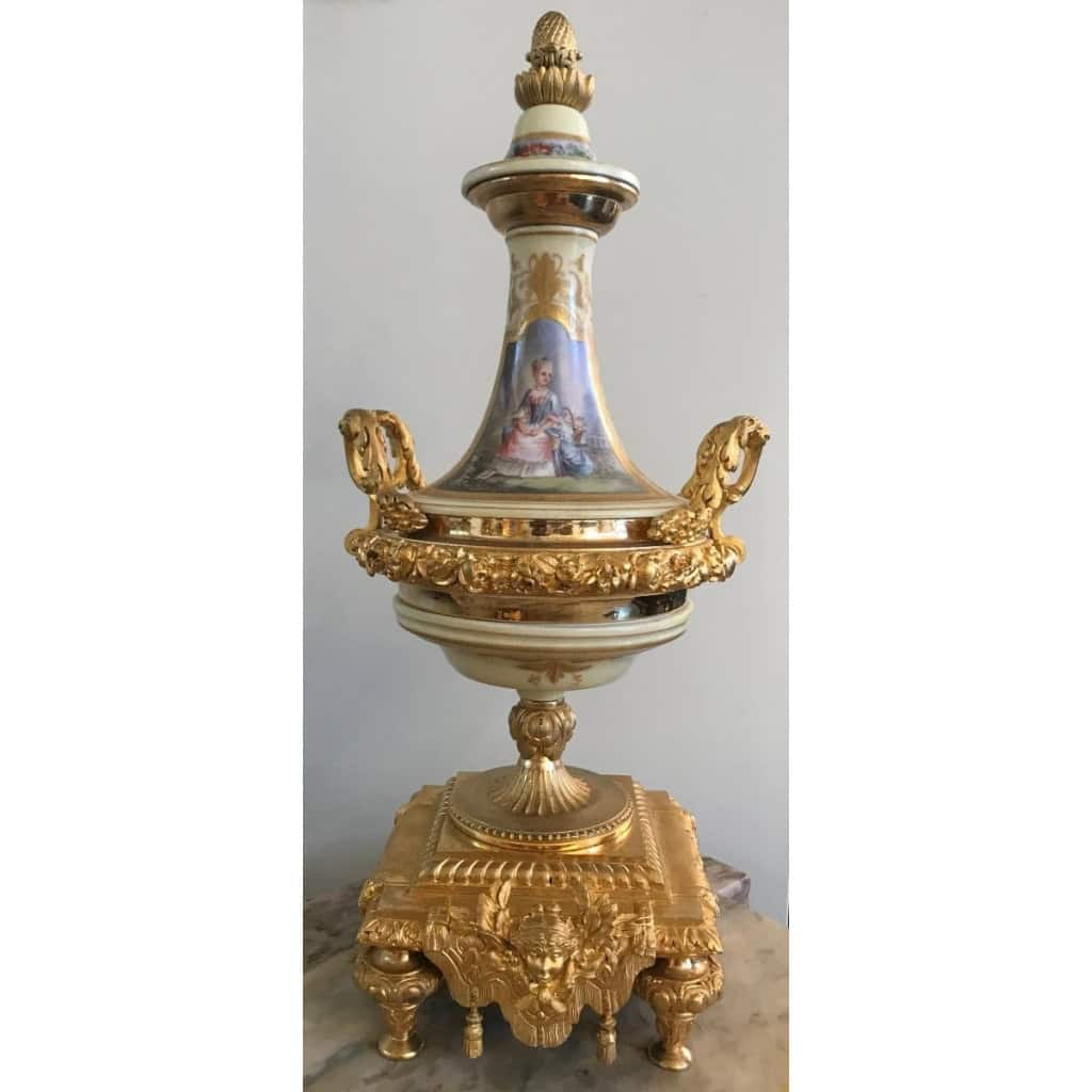 Garniture De Cheminée En Bronze Doré Et Porcelaine, époque Napoléon III | Biron Garniture De Cheminée En Bronze Doré Et Porcelaine, époque Napoléon III