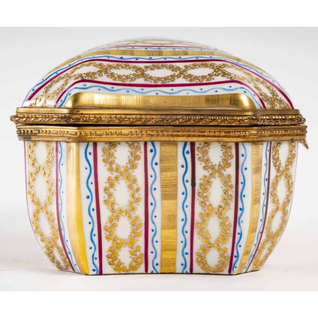 Bonbonnière Le Tallec, Motifs Grignanbleu | Biron Bonbonnière Le Tallec, Motifs Grignanbleu