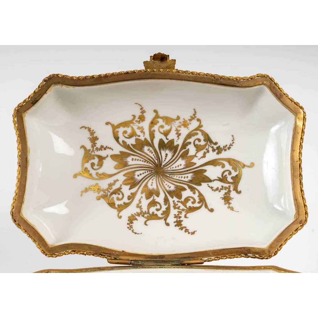Bonbonnière Le Tallec, Motifs Grignanbleu | Biron Bonbonnière Le Tallec, Motifs Grignanbleu
