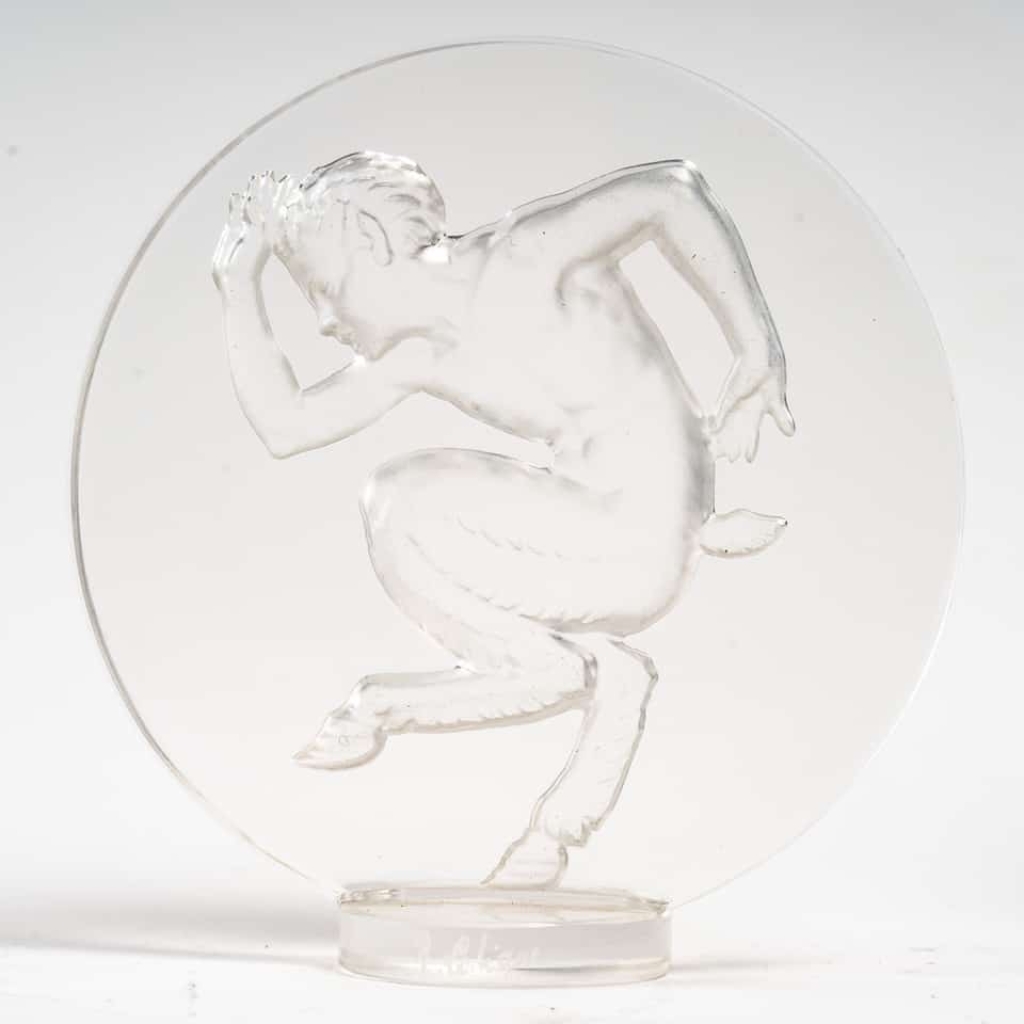 René Lalique : Cachet « Faune » en verre blanc moulé pressé | Biron René Lalique : Cachet « Faune » en verre blanc moulé pressé
