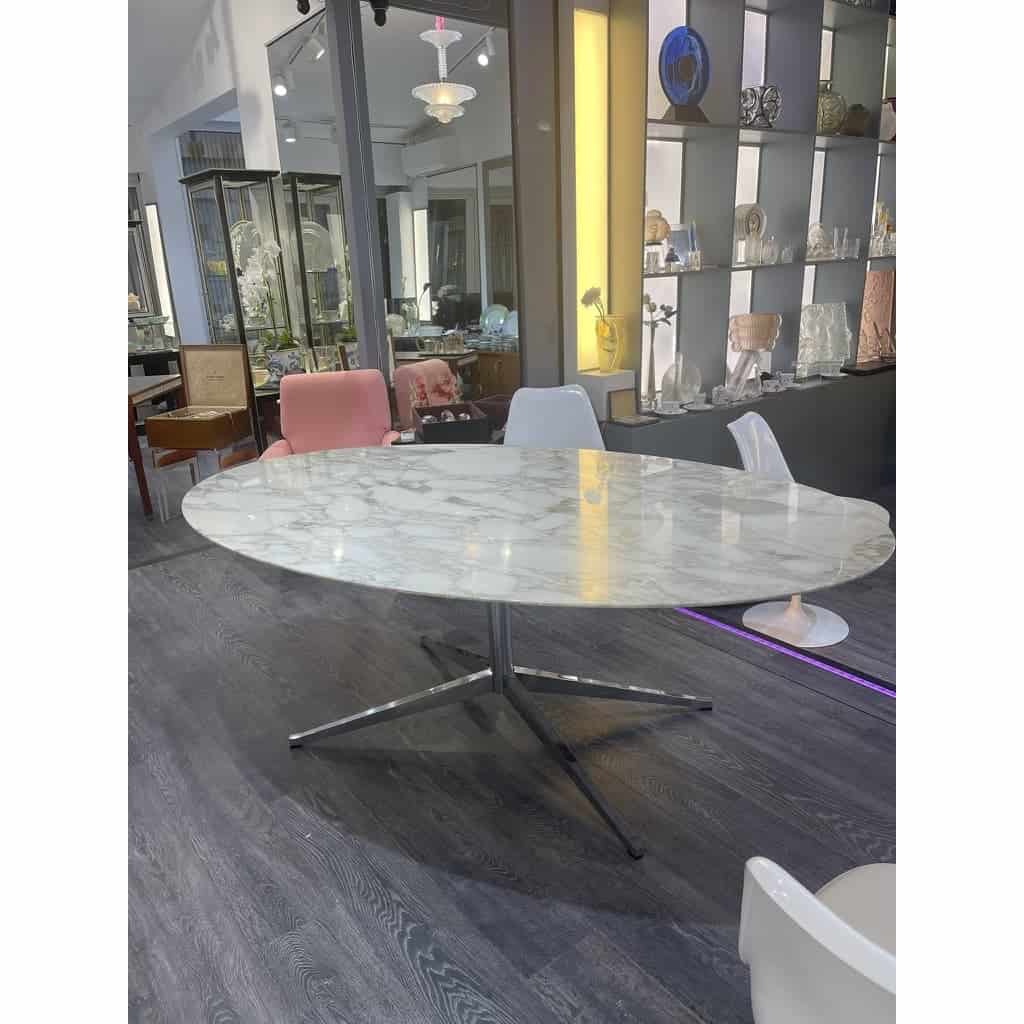 Florence KNOLL (1917-2019) : Table de salle à manger à plateau ovalisé | Biron Florence KNOLL (1917-2019) : Table de salle à manger à plateau ovalisé