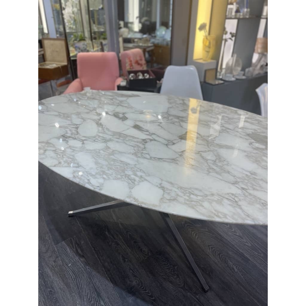 Florence KNOLL (1917-2019) : Table de salle à manger à plateau ovalisé | Biron Florence KNOLL (1917-2019) : Table de salle à manger à plateau ovalisé