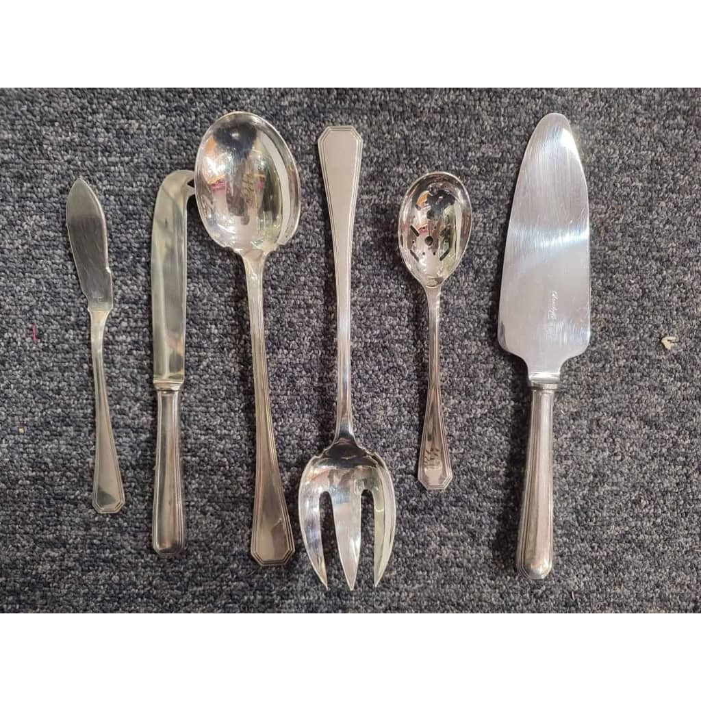 Christofle – modèle « America » ménagère 105 pièces | Biron Christofle - modèle "America" ménagère 105 pièces