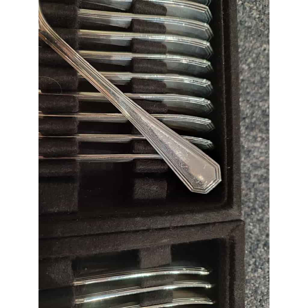 Christofle – modèle « America » ménagère 105 pièces | Biron Christofle - modèle "America" ménagère 105 pièces