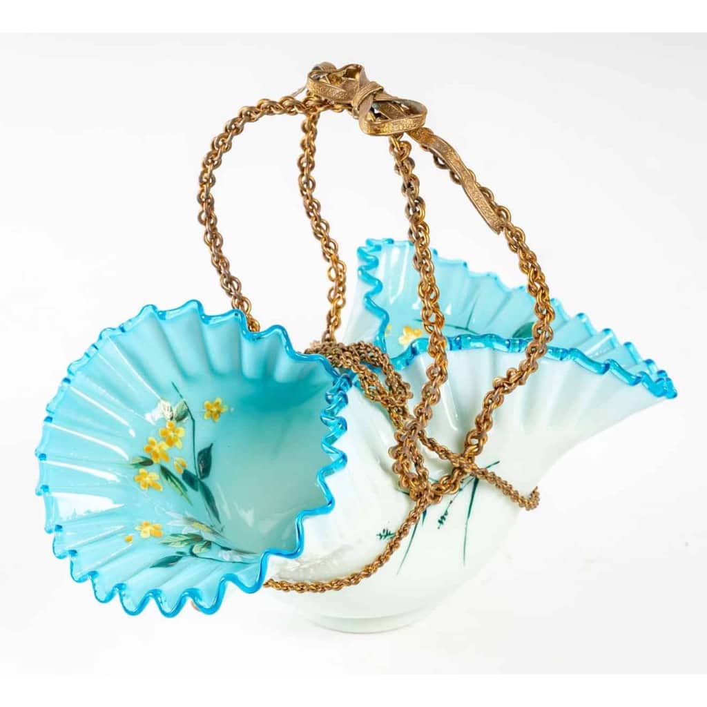 Panier en opaline fin XIXème siècle | Biron Panier en opaline fin XIXème siècle