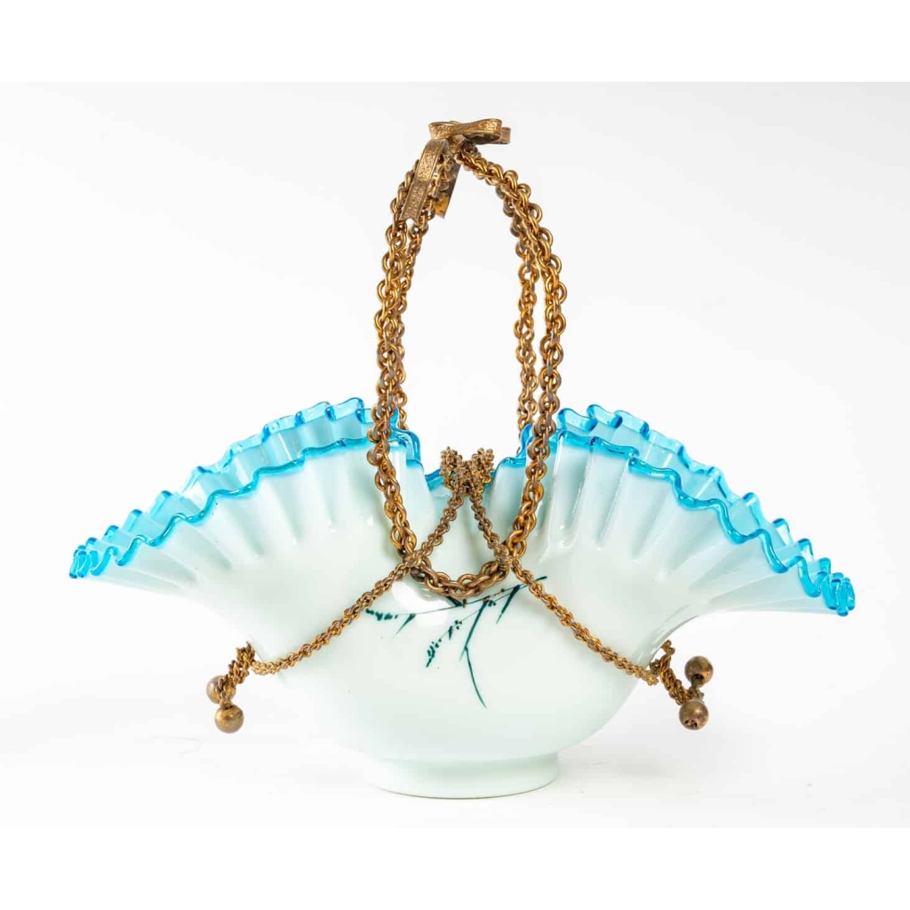 Panier en opaline fin XIXème siècle | Biron Panier en opaline fin XIXème siècle