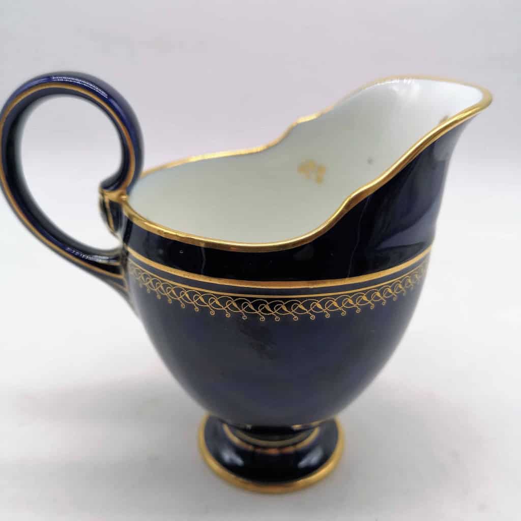 Verseuse En Porcelaine De Sèvres Bleue – 1921 | Biron ||