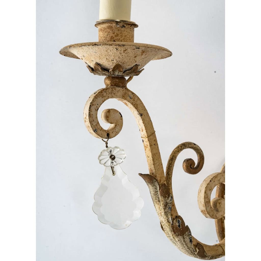 3 appliques à 2 lumières en fer forgé, début XXème siècle | Biron 3 appliques à 2 lumières en fer forgé, début XXème siècle