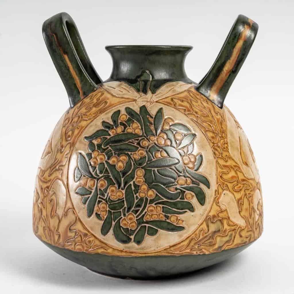 Grand vase en grès de la manufacture HB.Quimper, XXe siècle. | Biron Grand vase en grès de la manufacture HB.Quimper, XXe siècle.